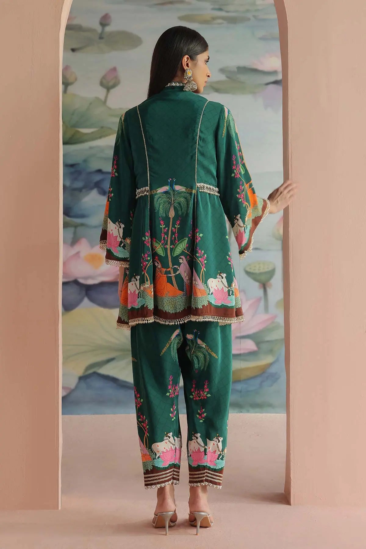 HARINI EMBROIDERED KURTA SET 369