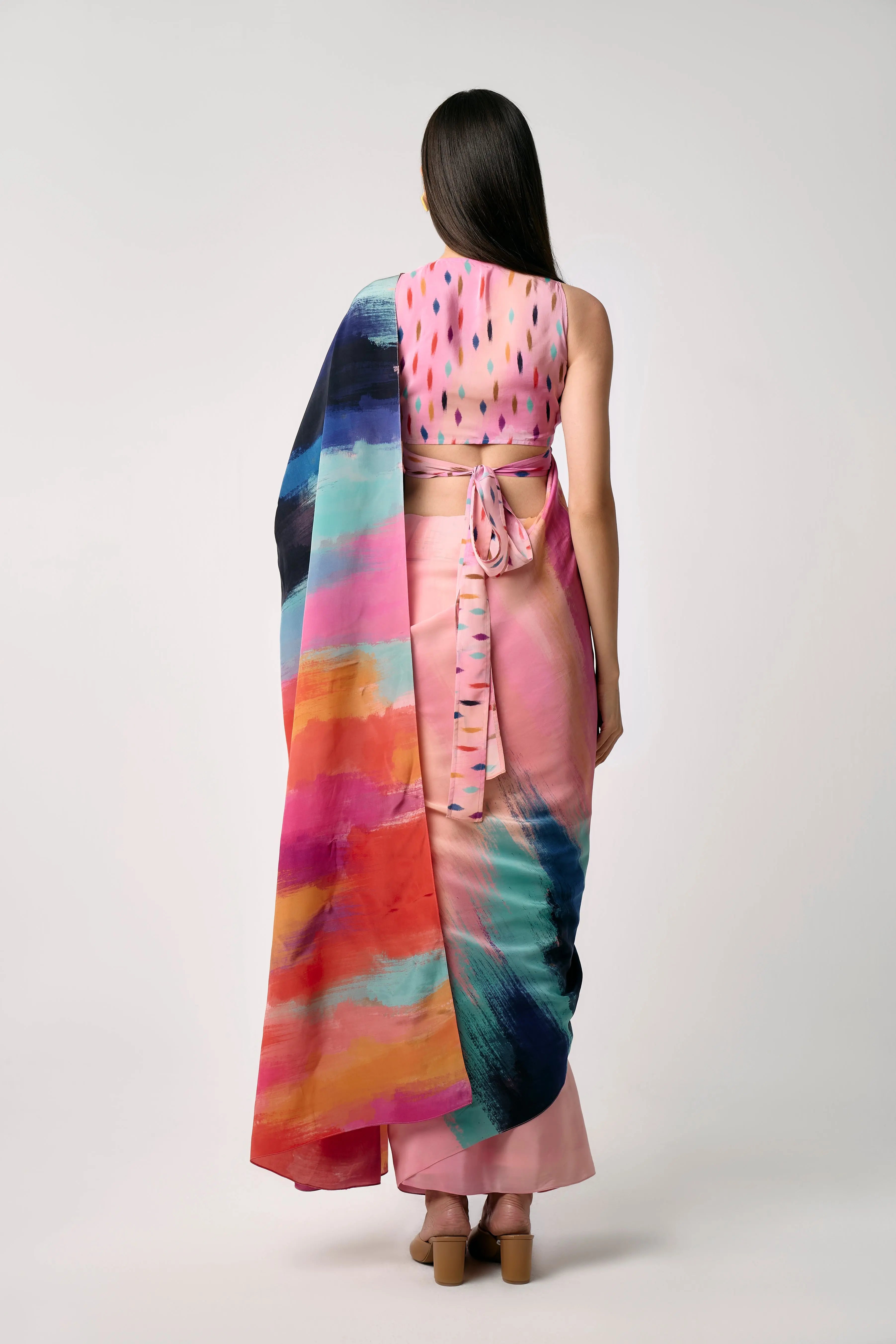 AMYRA SARI 369