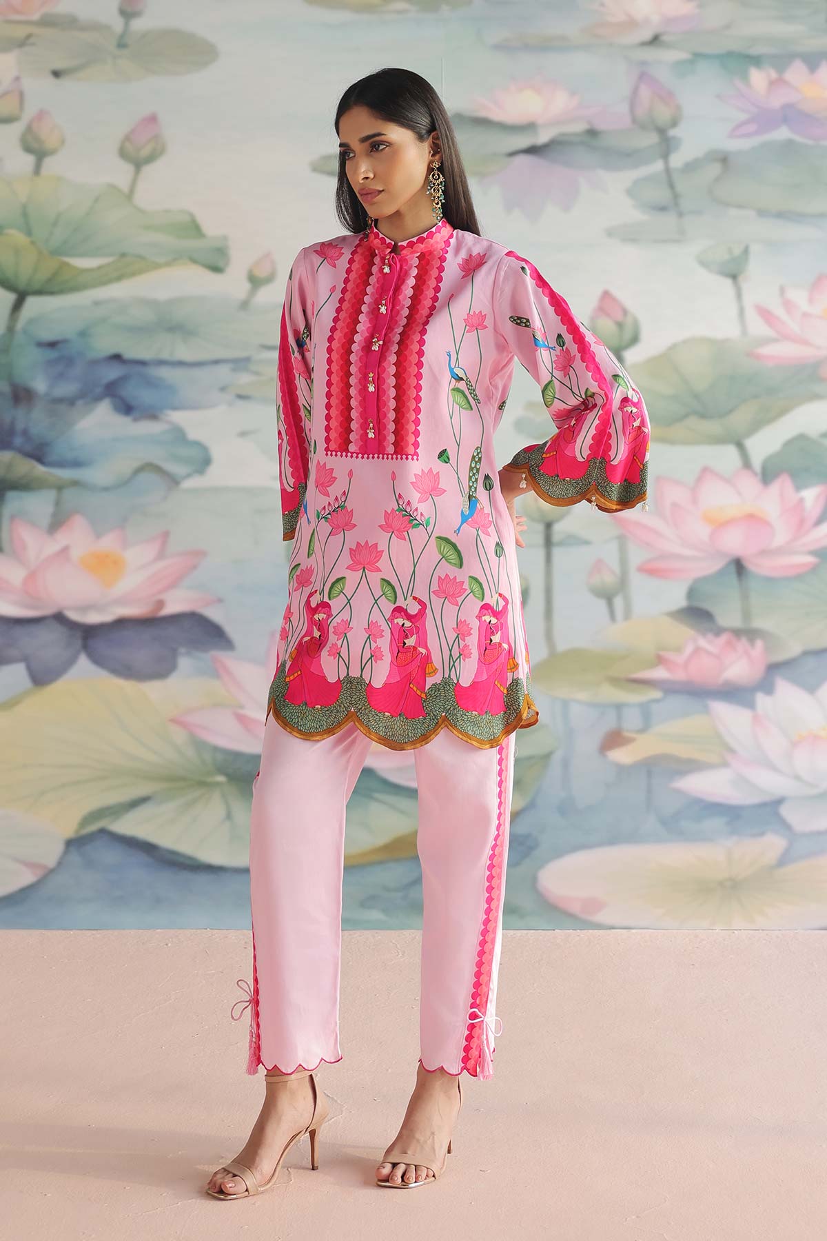 KAVYA EMBROIDERED KURTA SET