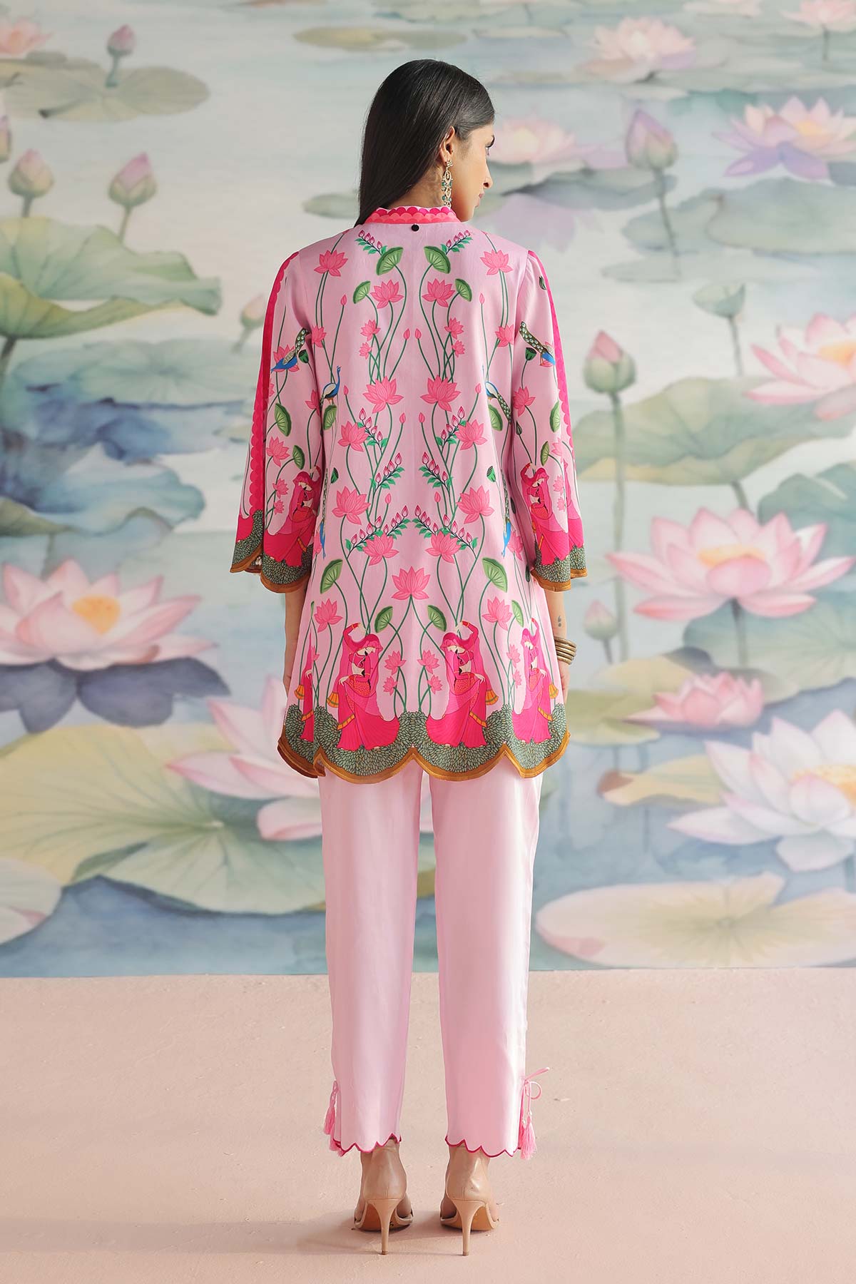 KAVYA EMBROIDERED KURTA SET